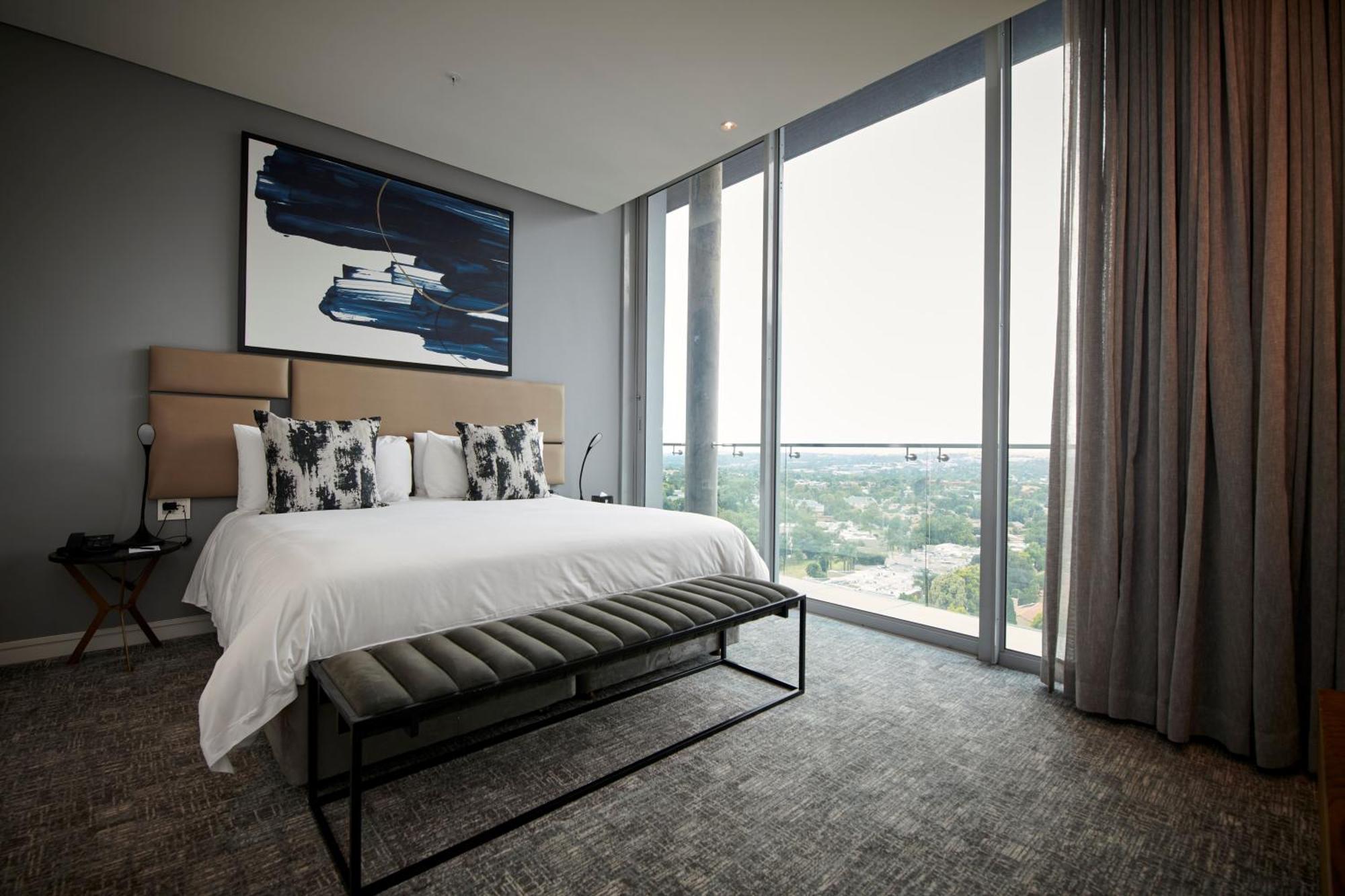 Capitol On The Park Hotel Johannesburg Exterior photo